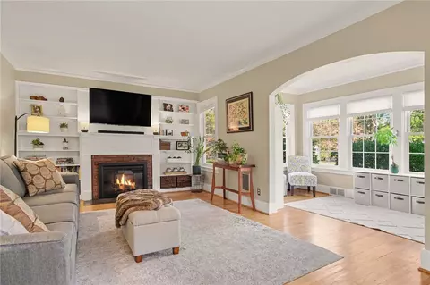 Living - 285 Thomas Ave, Irondequoit, NY 14617 photo 1 of 3