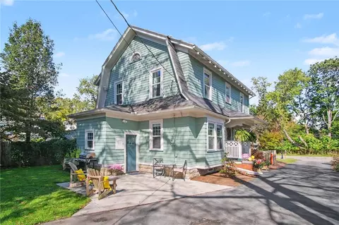 Exterior - 285 Thomas Ave, Irondequoit, NY 14617 photo 5 of 10