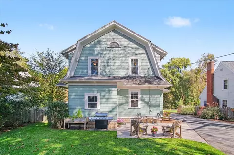 Exterior - 285 Thomas Ave, Irondequoit, NY 14617 photo 9 of 10