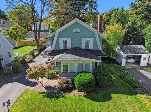 Exterior - 285 Thomas Ave, Irondequoit, NY 14617 photo 8 of 10