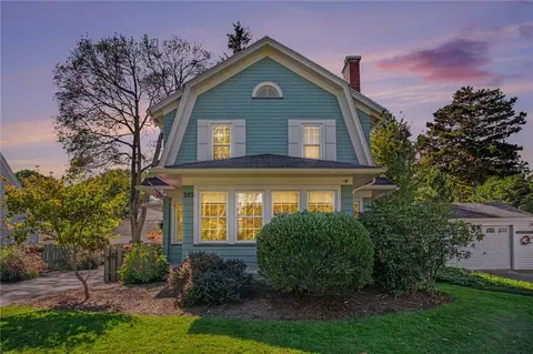 Exterior - 285 Thomas Ave, Irondequoit, NY 14617 photo 2 of 10