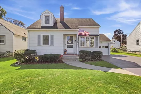 123 Chesterton Rd, Greece, NY 14626
