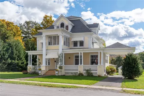13 W End Ave, Stamford, NY 12167