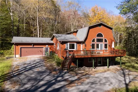 185 Golf Course Rd, Roxbury, NY 12474