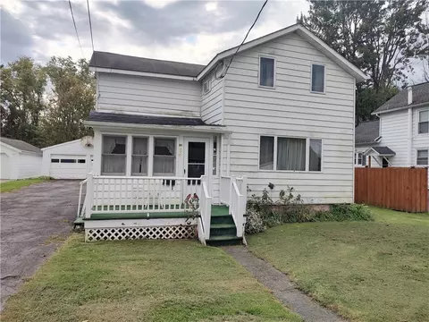 10 Adams St, Seneca Falls, NY 13148