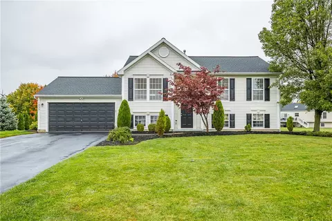 1035 Beaver Creek Dr, Webster, NY 14580
