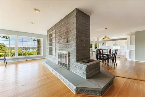 Living - 173 Valley Cir, Irondequoit, NY 14622 photo 4 of 7