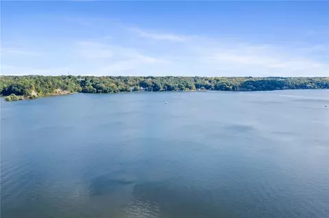 View/Area - 173 Valley Cir, Irondequoit, NY 14622 photo 9 of 15