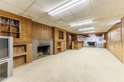 Living - 173 Valley Cir, Irondequoit, NY 14622 photo 7 of 7
