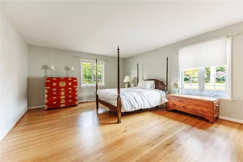 Bedroom - 173 Valley Cir, Irondequoit, NY 14622 photo 2 of 3