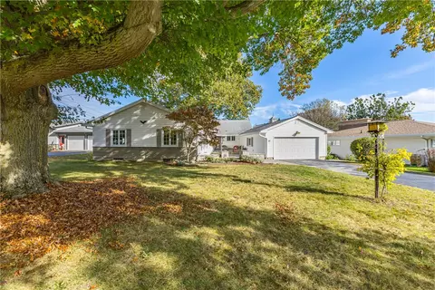 Exterior - 173 Valley Cir, Irondequoit, NY 14622 photo 9 of 9
