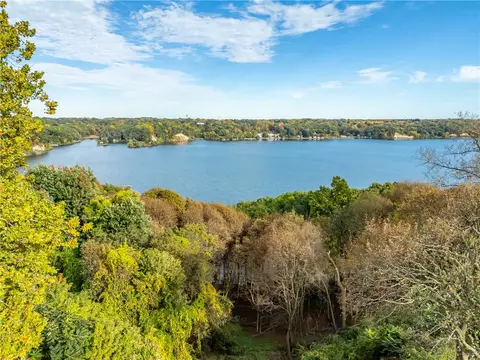 View/Area - 173 Valley Cir, Irondequoit, NY 14622 photo 6 of 15