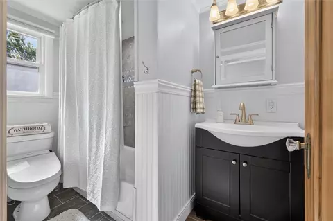 Bath - 51 Brockley Rd, Irondequoit, NY 14609 photo 3 of 3