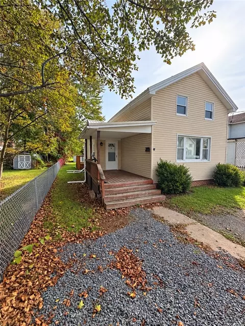 71 Bridge St, Seneca Falls, NY 13148