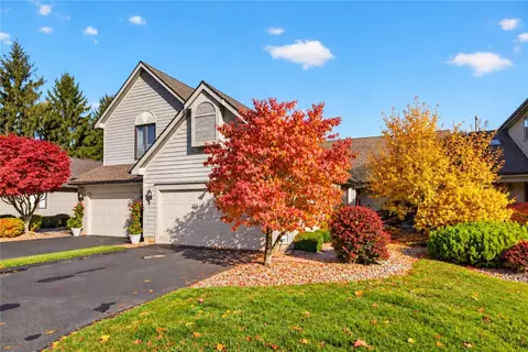 39 Wood Run Cmns, Greece, NY 14626