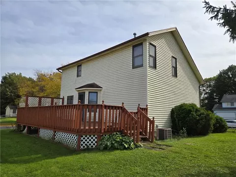 Exterior - 2 Cheshire Ln, Gates, NY 14624 photo 6 of 11