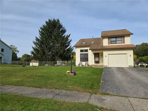 2 Cheshire Ln, Gates, NY 14624