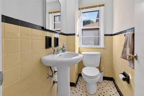 Bath - 16 Sydenham Rd, Irondequoit, NY 14609 photo 1 of 4