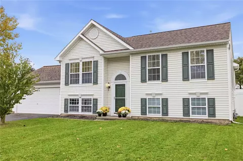 5902 Raymond Ave, Farmington, NY 14425