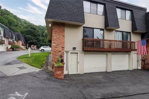 133 Penn Ln, Rochester, NY 14625