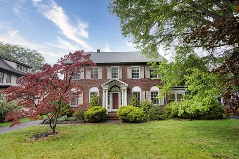 375 Yarmouth Rd, Rochester, NY 14610