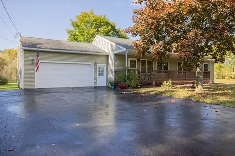 1999 Daansen Rd, Palmyra, NY 14522