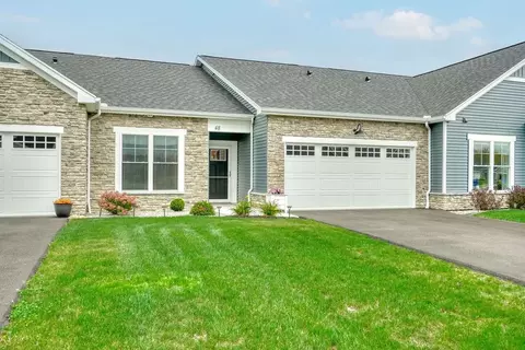48 Cedarway Cir, Webster, NY 14580