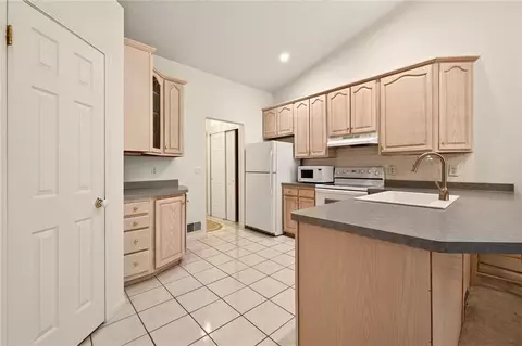 Kitchen - 997 Cane Patch, Webster, NY 14580 photo 1 of 2