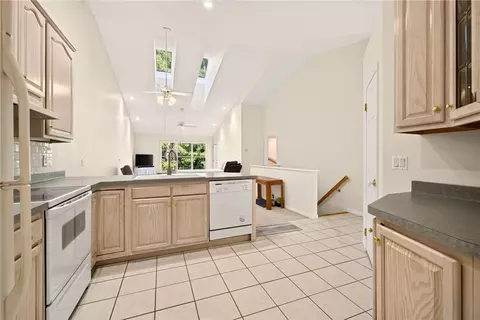 Kitchen - 997 Cane Patch, Webster, NY 14580 photo 2 of 2