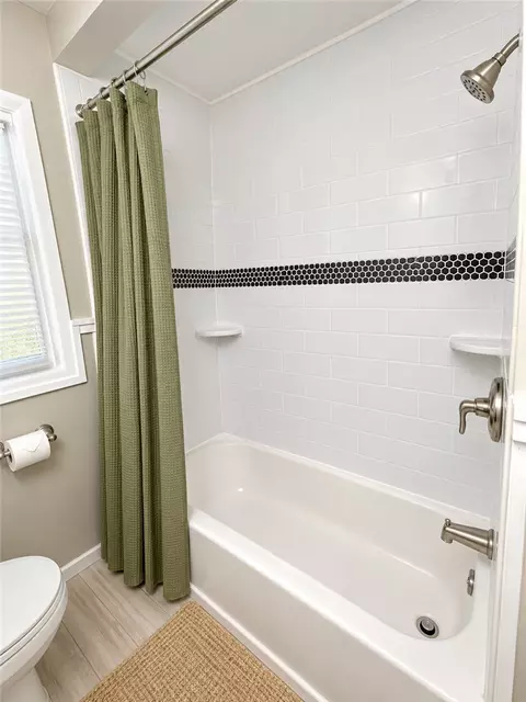 Bath - 408 Spencer Rd, Irondequoit, NY 14609 photo 2 of 3