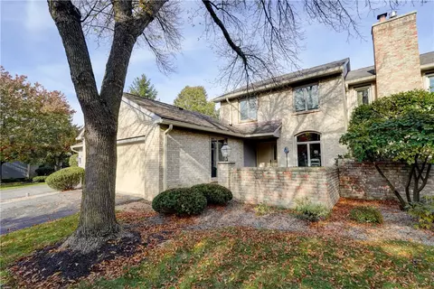 28 Tobey Ct, Pittsford, NY 14534