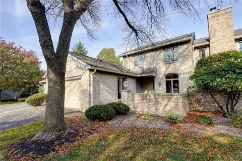 28 Tobey Ct, Pittsford, NY 14534