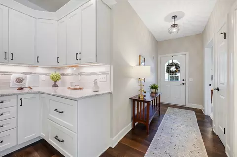 Entry Way - 534 Audubon Trl Trl, Irondequoit, NY 14622 photo 1 of 7