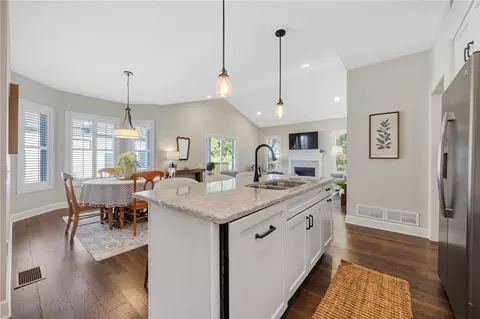 Kitchen - 534 Audubon Trl Trl, Irondequoit, NY 14622 photo 2 of 2