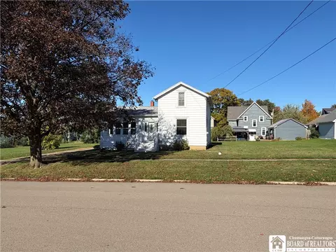 224 Nevins St, Dunkirk, NY 14048