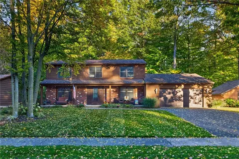 224 Willowood Dr, Greece, NY 14612