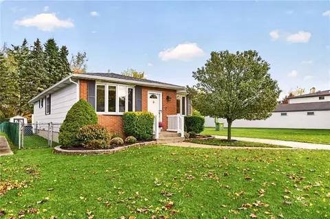 22 N Transit Hill Dr, Depew, NY 14043