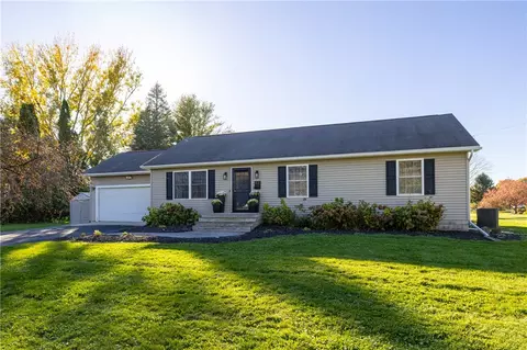 431 Palmer Rd, Riga, NY 14428