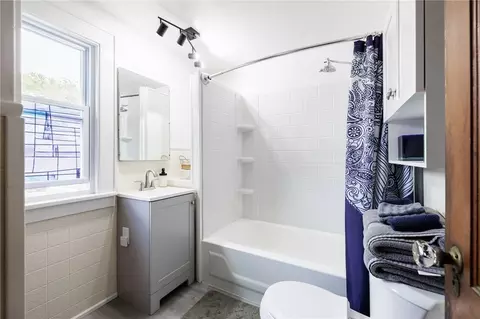 Bath - 76 Armstrong Ave, Irondequoit, NY 14617 photo 2 of 2