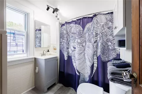 Bath - 76 Armstrong Ave, Irondequoit, NY 14617 photo 1 of 2
