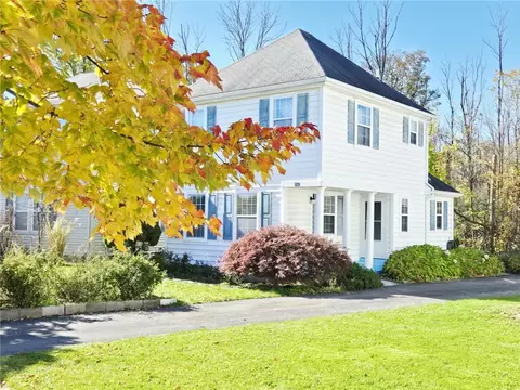 123 Schilling Ln, Rochester, NY 14618