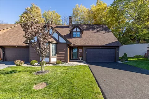 51 Cambridge Ct, Perinton, NY 14450