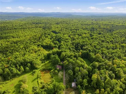 Dragoo Road, Maryland, NY 12116