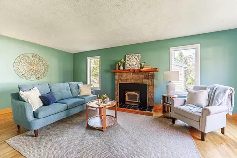 Living - 171 Burwell Rd, Irondequoit, NY 14617 photo 2 of 5