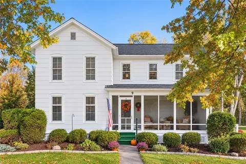 9 Cohocton St, Naples, NY 14512