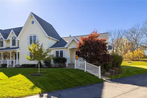 34 Hamlin Dr, Canandaigua, NY 14424