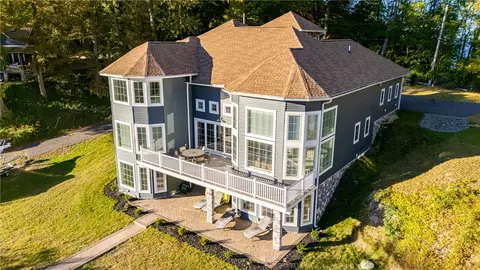 Exterior - 667 Seneca Rd, Irondequoit, NY 14622 photo 6 of 6