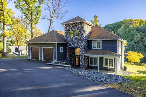 Exterior - 667 Seneca Rd, Irondequoit, NY 14622 photo 5 of 6