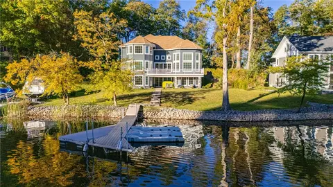 Exterior - 667 Seneca Rd, Irondequoit, NY 14622 photo 2 of 6