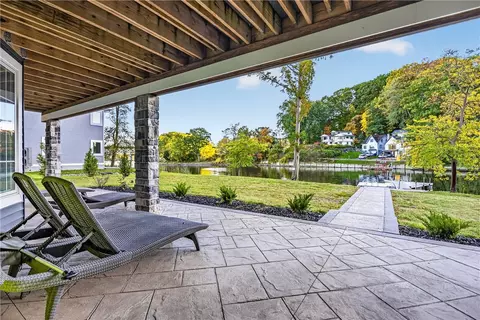 Exterior - 667 Seneca Rd, Irondequoit, NY 14622 photo 4 of 6